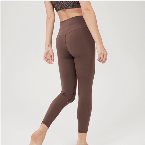 aerie Real Me Offline Hi Rise Legging in Relic - Picture 6 of 8